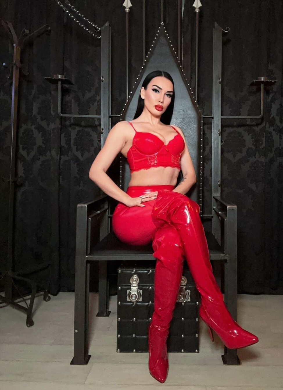 Commanding, Sensual, and Demanding Mistress Seeking a Faithful Slave Ready to Surrender Mind, Body, and Will.. Kik-mislaura21 Telegram@mom_domm